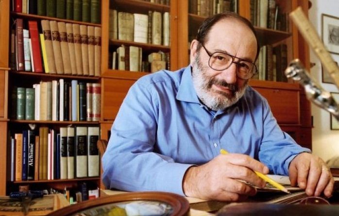 إيطاليا تستعيد 35 ألف كتاب لأومبرتو إيكو "الرجل المكتبة"
