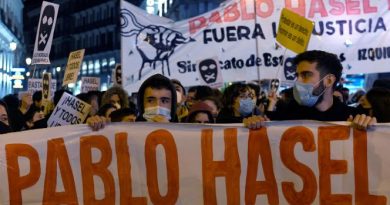 مواجهات بين الشرطة ومتظاهرين في إسبانيا