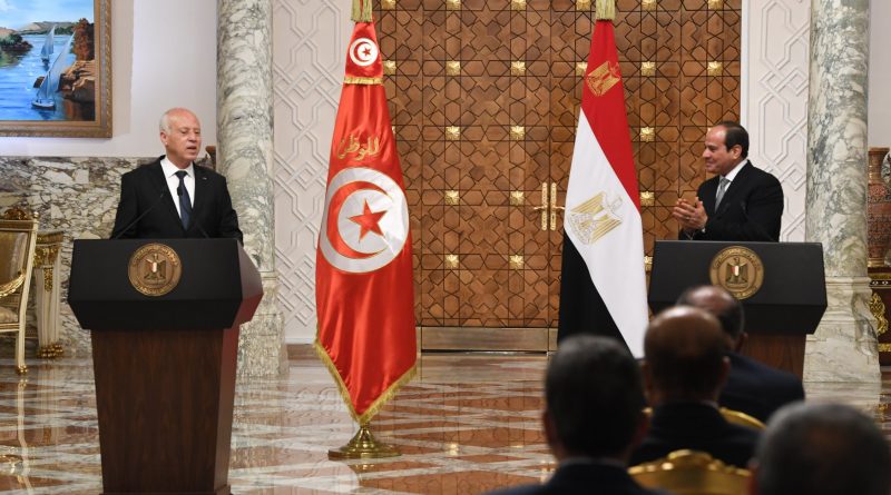 لتقى رئيس الجمهورية قيس سعيد بالرئيس المصري عبد الفتاح السيسي