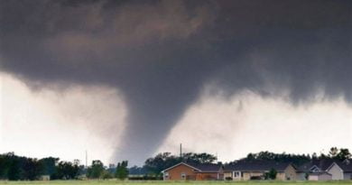 إعصار قوي في كانساس الأمريكية صورة ارشيفية