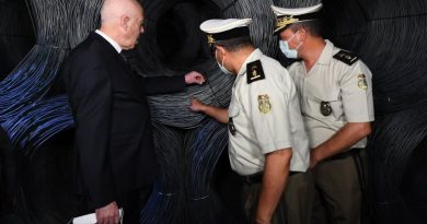 رفع الحجز عن 30 ألف طنّ من الحديد