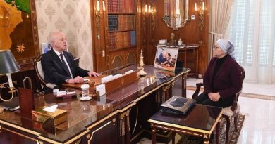 الرئيس التونسي قيس سعيّد، خلال استقباله وزيرة العدل ليلى جفال